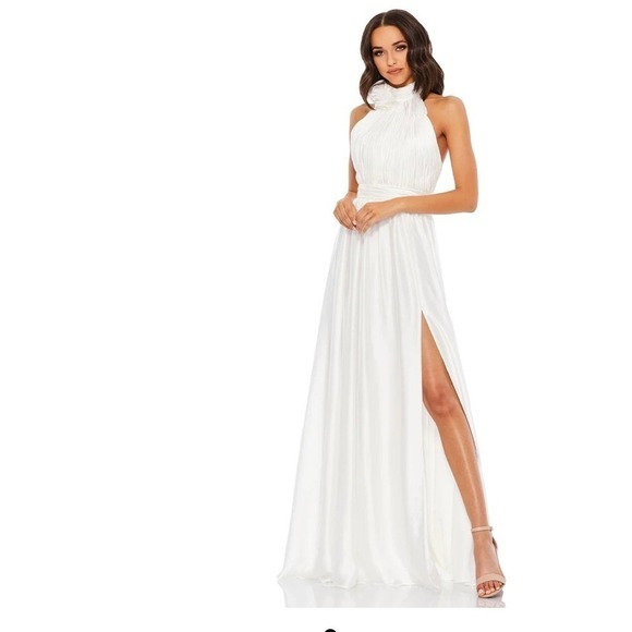 Mac Duggal Size 0 $398 NWT Rosette Halter White Chiffon Pleated Gown - Picture 1 of 12